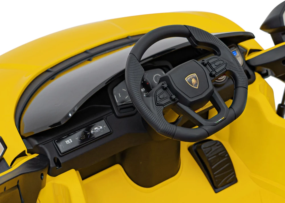 Elektromobilis Lamborghini Revuelto, Geltona