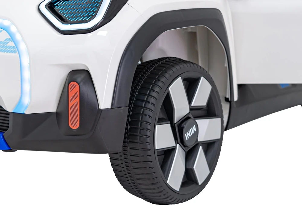 Elektromobilis Mini Concept Aceman, Baltas