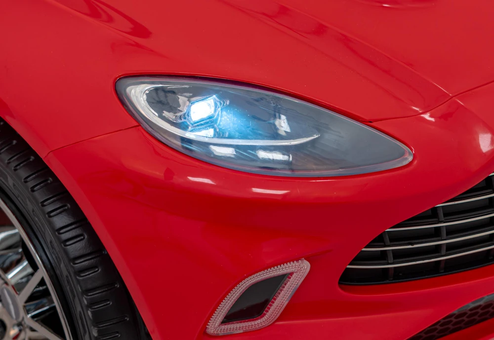 Triton Elektromobilis Aston Martin DBX, Raudona