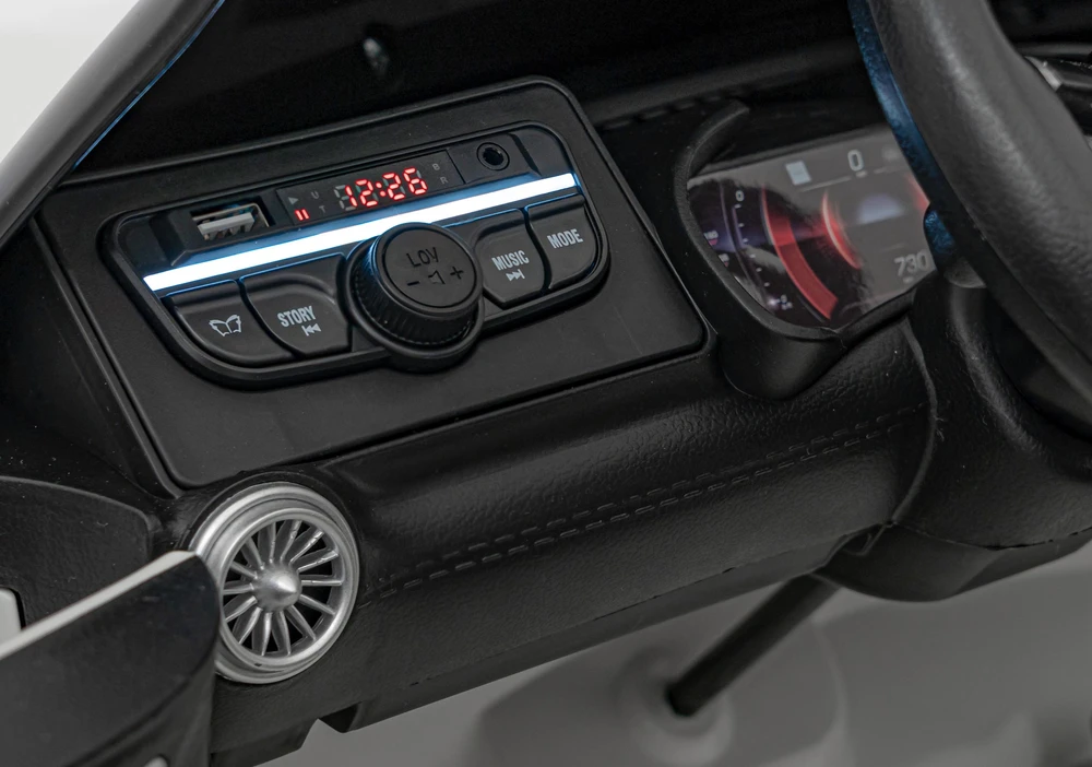 Važiuoklė Mercedes Benz AMG SL63 Baltas