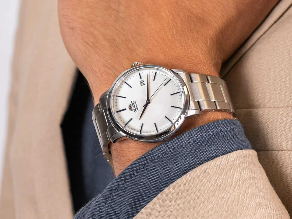 „Orient Contemporary“ stilingas vyriškas laikrodis „Maestro“ RA-AC0E02S10B + BOX