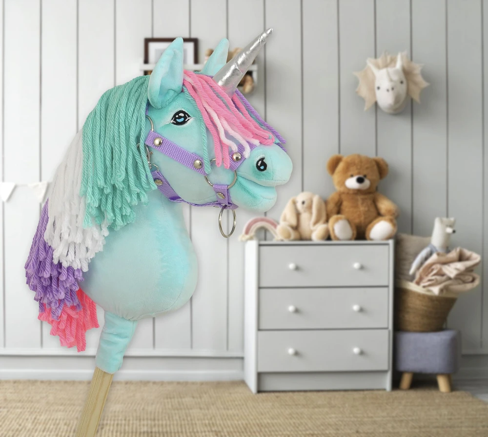 Super Hobby Horse Hobby Horse vienaragis lazdoje su spalvota karčiene ir sidabriniu ragu