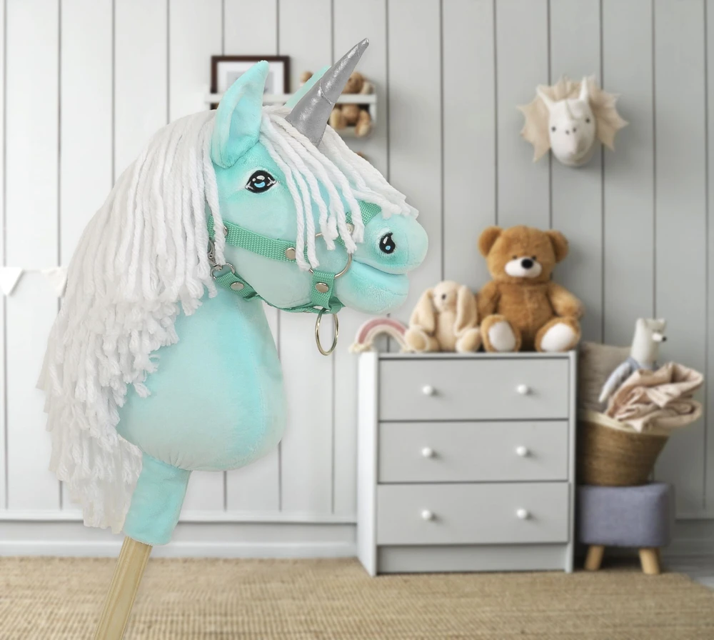 Super Hobby Horse Hobby Horse vienaragis ant lazdos mėtinės spalvos su balta karčiene