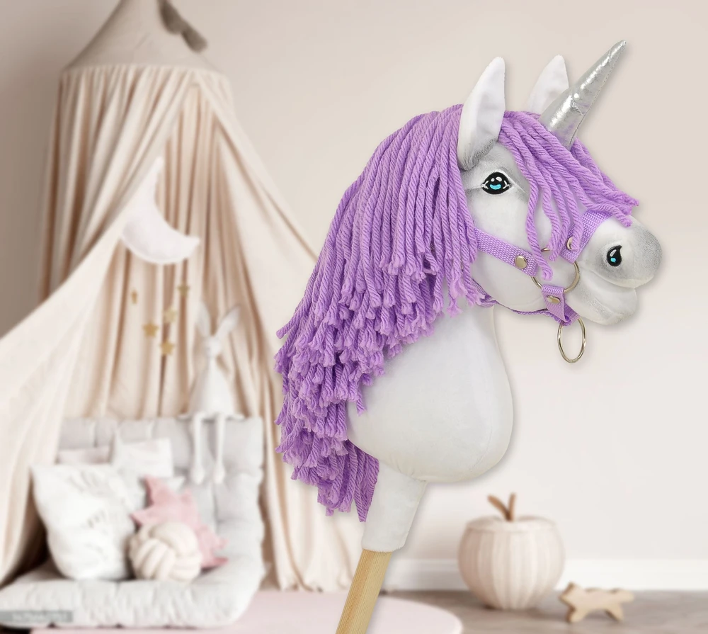 Super Hobby Horse Vienaragis ant lazdos su violetine karčiais ir sidabriniu ragu Hobby Horse