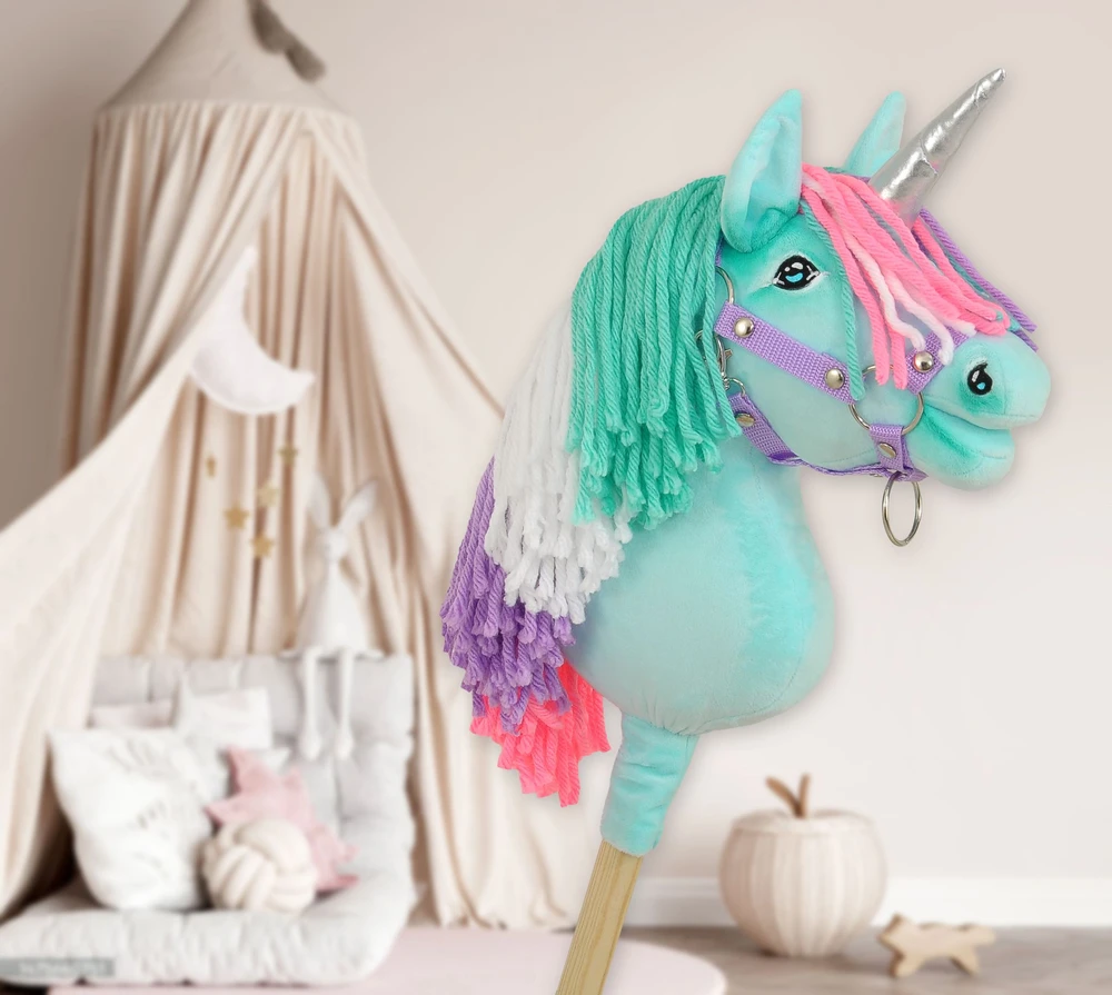 Super Hobby Horse Hobby Horse vienaragis lazdoje su spalvota karčiene ir sidabriniu ragu
