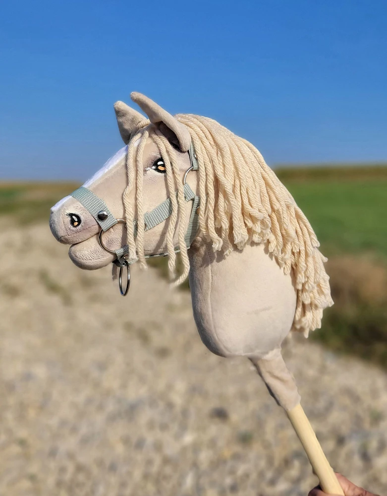 Hobby Horse arkliukas cremello spalvos Super Hobby Horse Premium