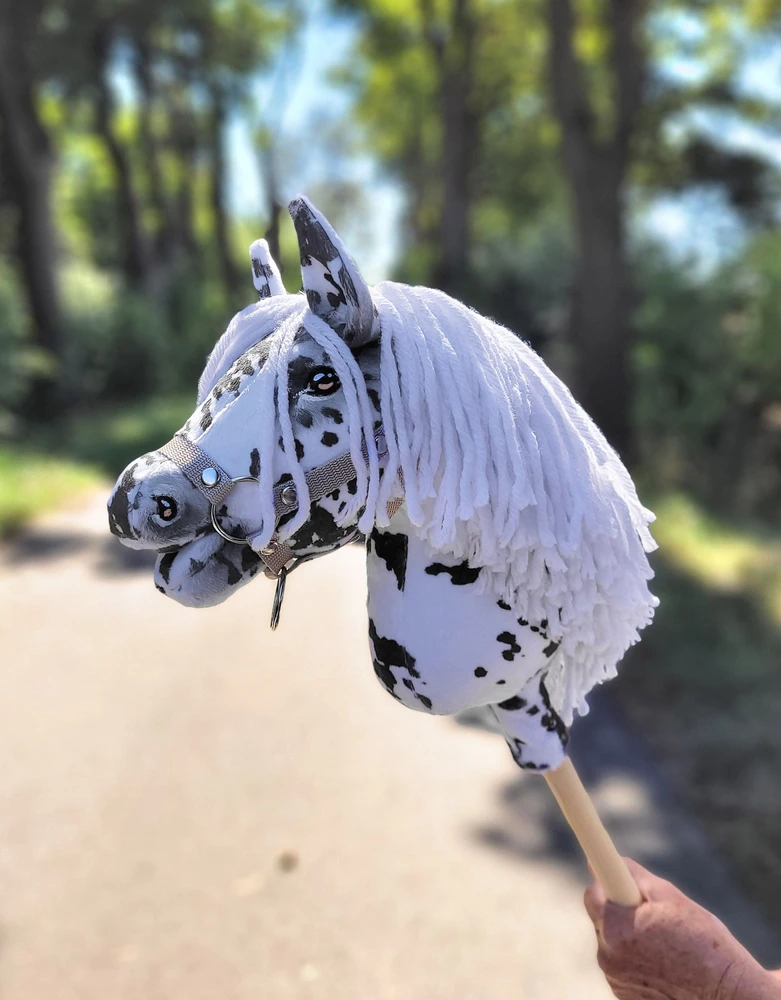 Super Hobby Horse Hobby Horse lazdelinis arkliukas leopardinis su balta karčiais A4