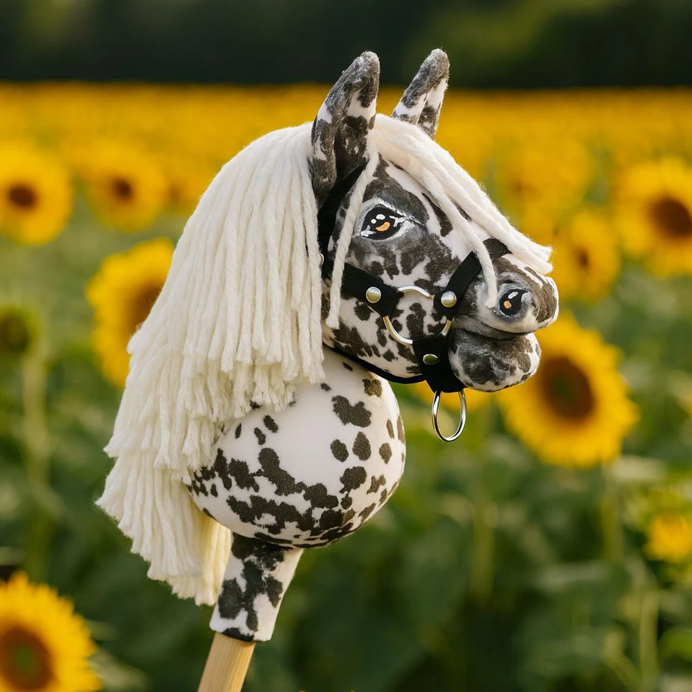 Hobby Horse lazdelinis arkliukas Premium leopardinis su balta karčiais A5