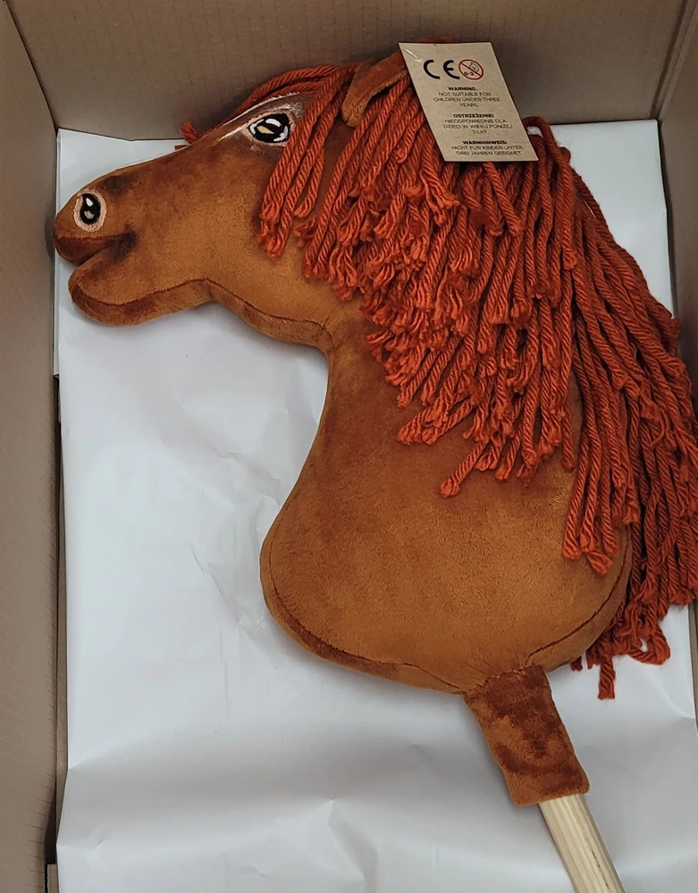 Super Hobby Horse Medinis žaislinis arkliukas – kaštoninis Premium