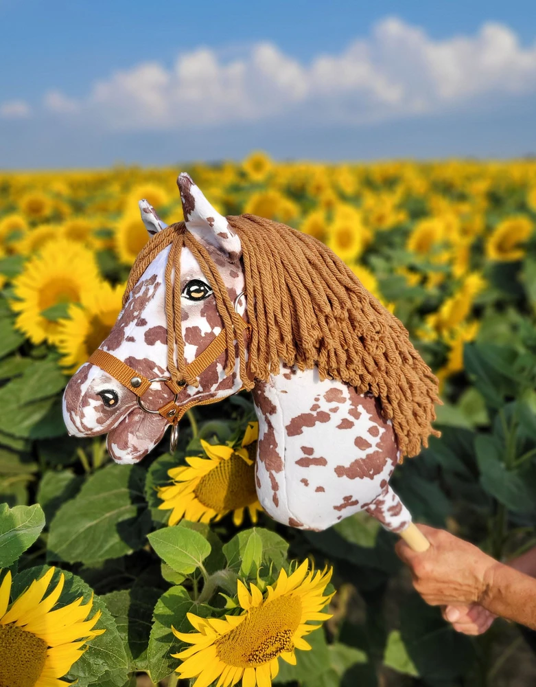 Super Hobby Horse Medinis žirgas su kotu – rudas leopardinis su ruda karčia