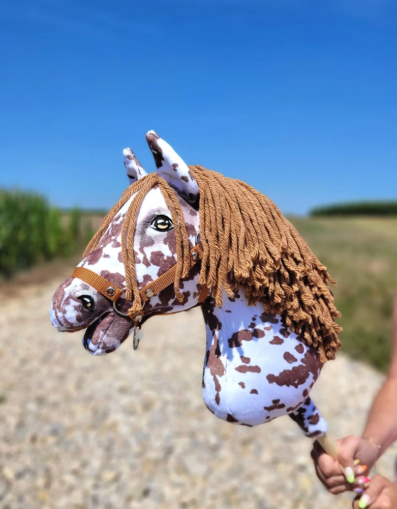 Super Hobby Horse Medinis žirgas su kotu – rudas leopardinis su ruda karčia