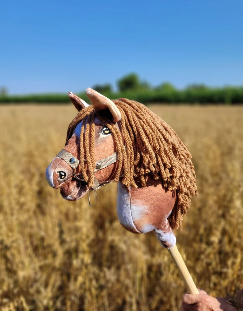 Hobby Horse arkliukas tobiano bay su ruda karčia Super Hobby Horse Premium