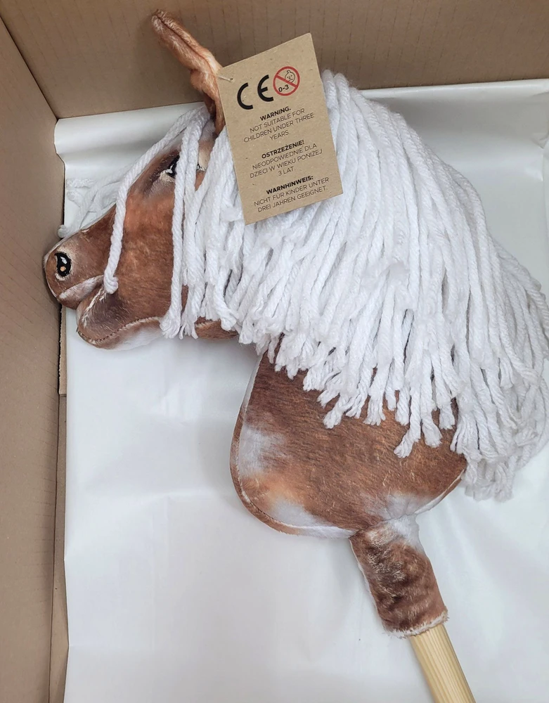 Hobby Horse lazdelinis arkliukas tobiano bay su balta karčiene Super Hobby Horse Premium