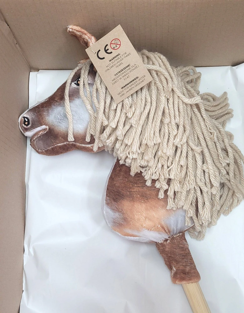 Hobby Horse lazdelinis arkliukas tobiano bay su smėlio spalvos karčiais Super Hobby Horse Premium
