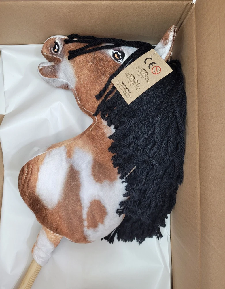 Super Hobby Horse Medinis hobis arkliukas tobiano bėras su juoda karčia