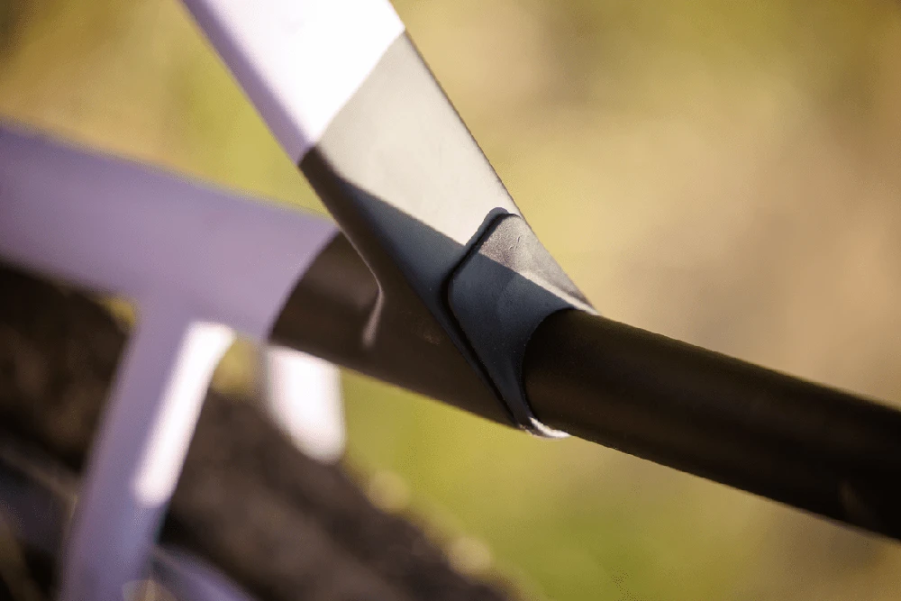 Dviratis 28" Bulls Machete RX1 Gravel Jubi šviesiai violetinė matinė