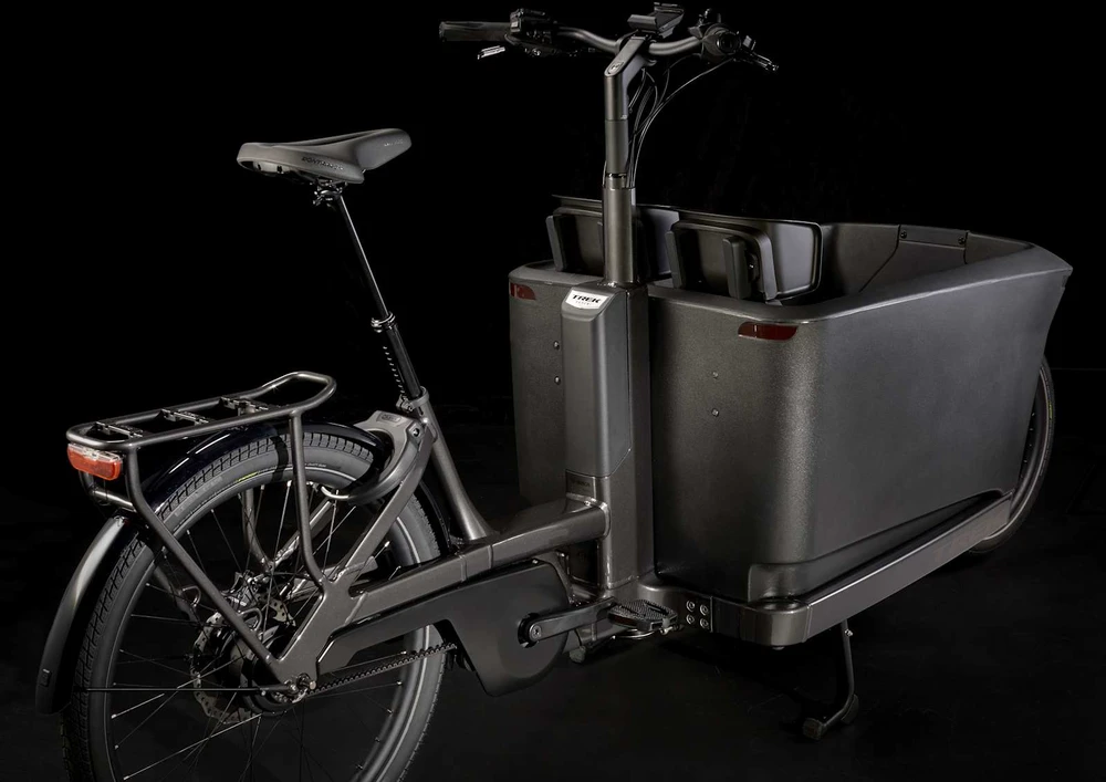 Dviratis elektrinis krovininis TREK Fetch+ 4 juodas