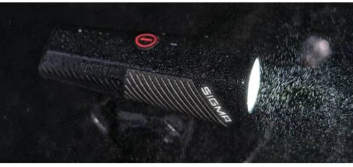 Priekinė lempa Sigma Buster 800 USB