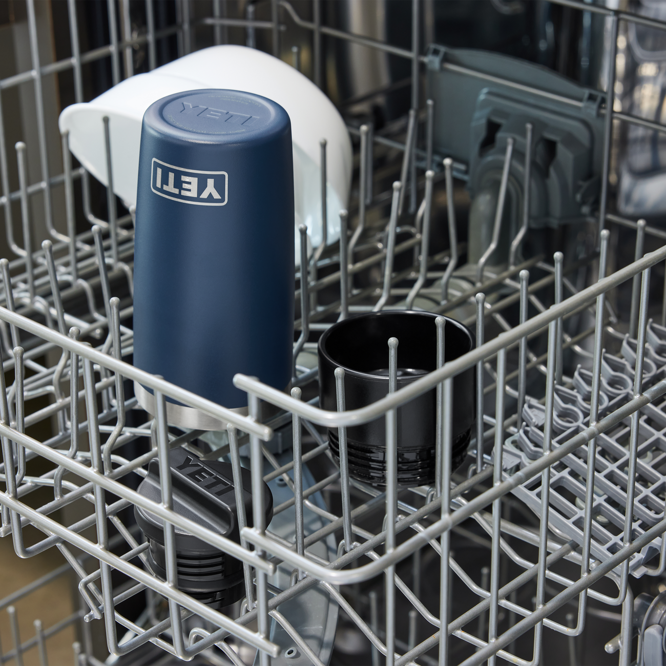 Termo puodelis YETI RAMBLER® Travel Bottle aprašymas - Prekės nuotrauka