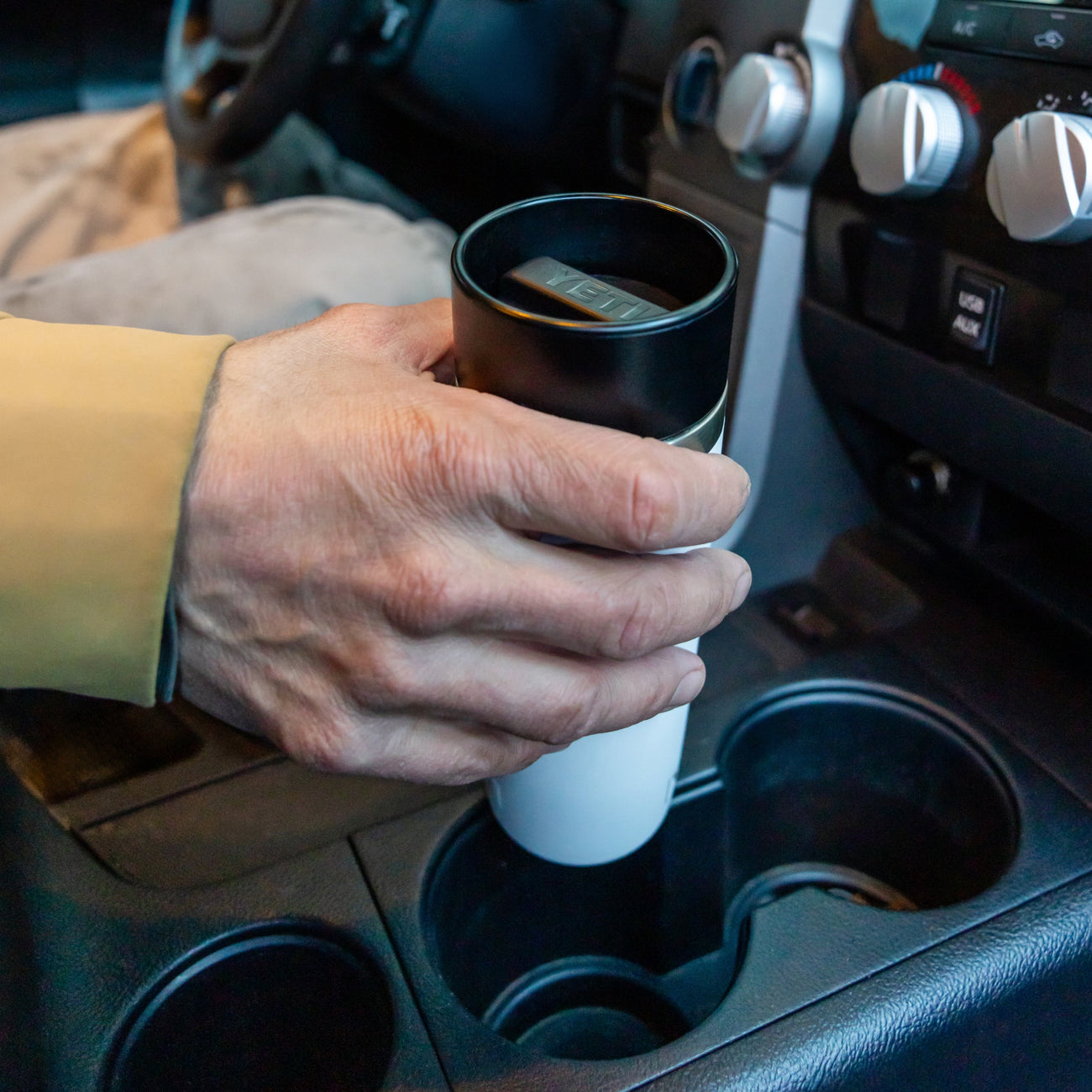Termo puodelis YETI RAMBLER® Travel Bottle aprašymas - Prekės nuotrauka