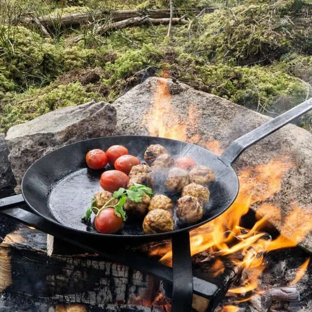 Kaltinio plieno keptuvė PETROMAX