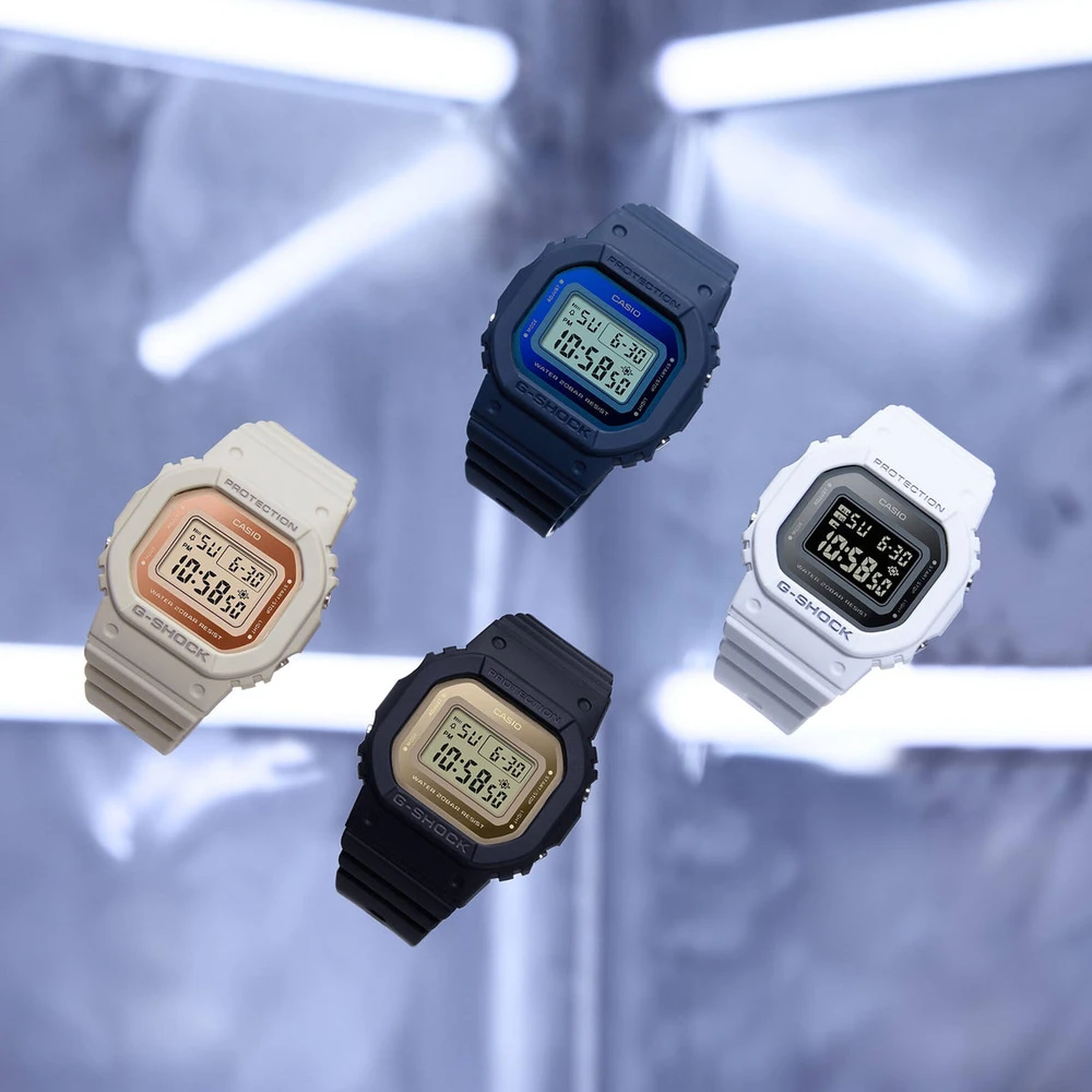 Laikrodis „Casio G-shock“ originalios metalinės akcentinės spalvos GMD-S5600-7ER