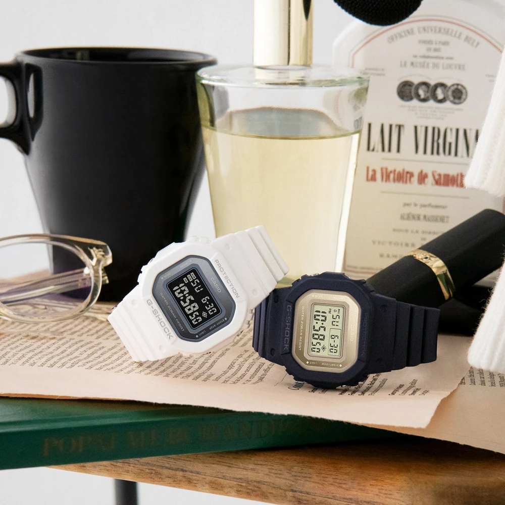 Laikrodis „Casio G-shock“ originalios metalinės akcentinės spalvos GMD-S5600-7ER