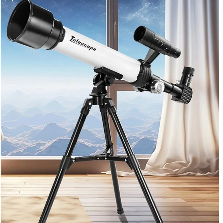 Astronominis teleskopas su trikoju ir priedais mėlynas pradedantiesiems