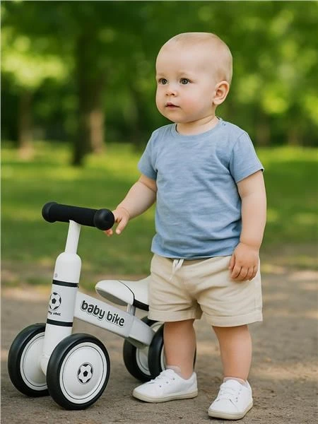 Baby Mix Balansinis dviratukas Ride-on - 51009 - BABY BIKE - FOOTBALL - Juodas / Baltas