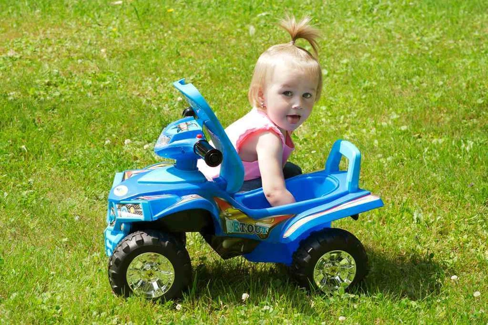Baby Mix raudonas keturratis su garsais