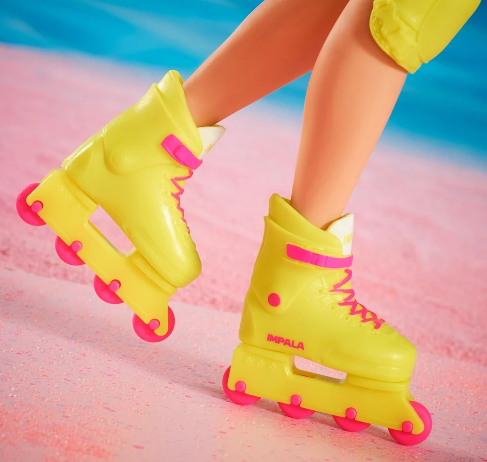 „Barbie Mattel Signature Doll“ įsigijimas – Ryanas Goslingas kaip Kenas ant riedučių (HRF28)