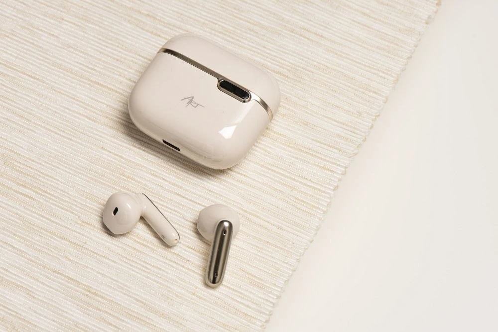 ART BT Ausinės With HQ Mikrofonas TWS USB-C baltas