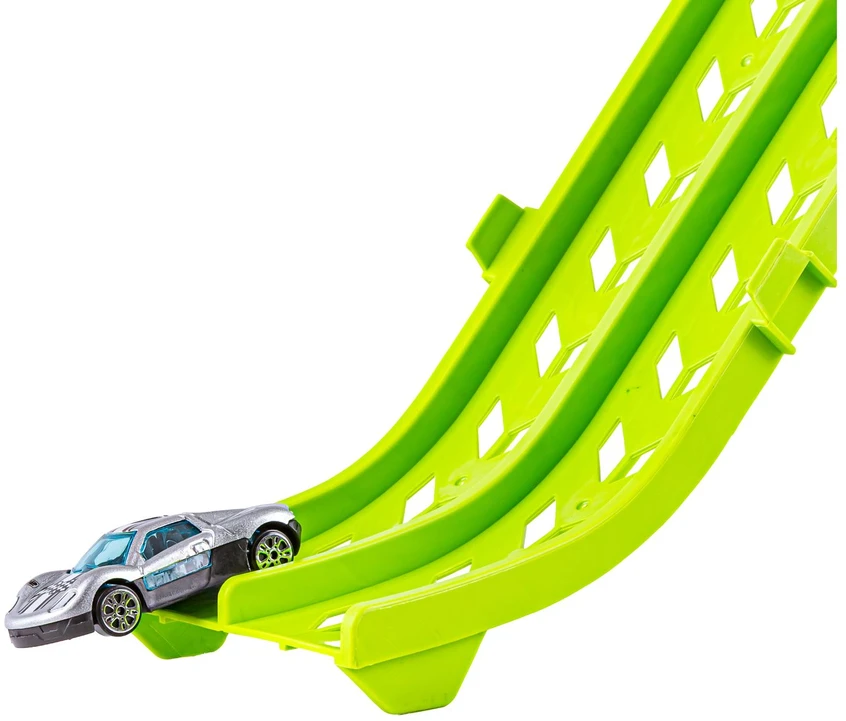 Didelė sunkvežimio transportavimo mašina su paleidimo įranga automobiliams