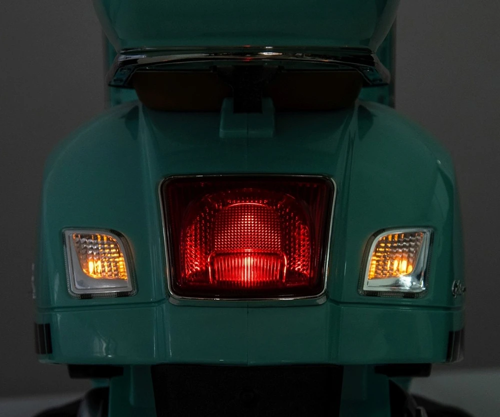 Elektrinis paspirtukas Milly Mally Vespa GTS Super Baltas