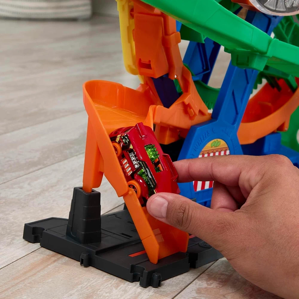 „Hot Wheels“ transformuojamas lenktynių bokštas HKX46