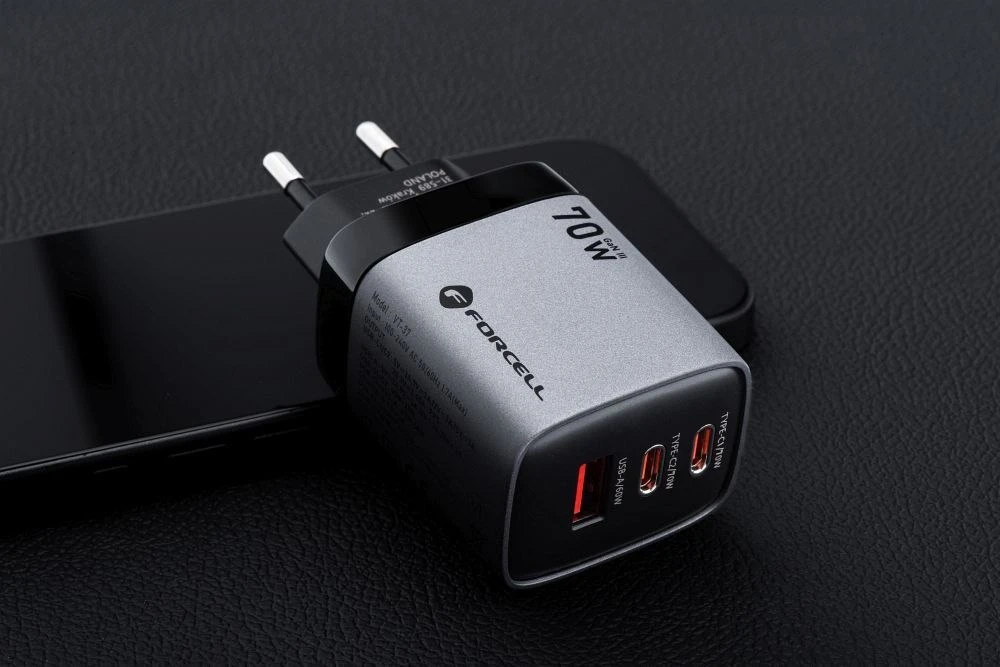 Telefono įkroviklis Forcell F-Energy GaN III 2 x USB C + USB A QC4.0 3,45A PD 70W SAM SFC2.0 su LCD ekranu VT-37 pilka