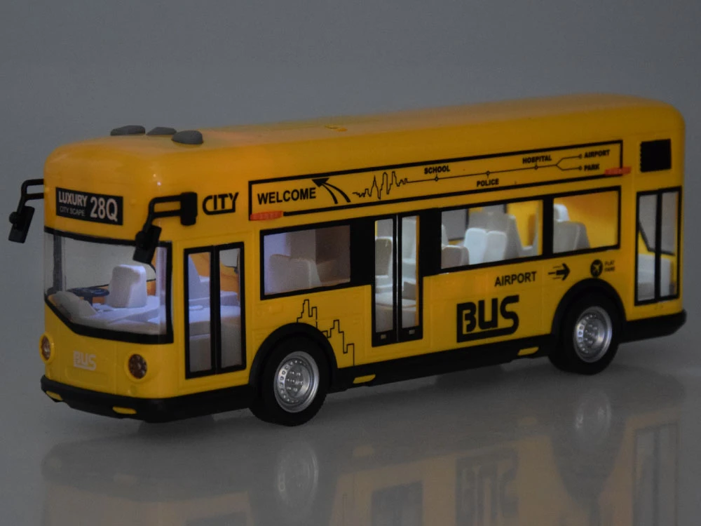 Jokomisiada Geltonos spalvos vakarėlių autobusas atidarant duris garsai šviesos muzika ZA5222