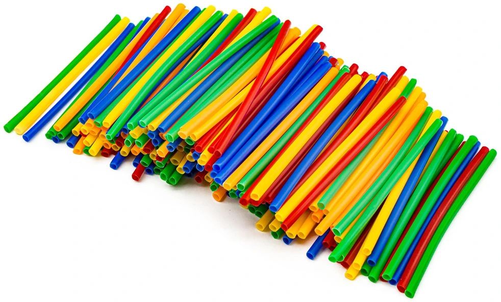 Konstruktoriaus rinkinys su 1200 spalvotų plastikinių šiaudelių