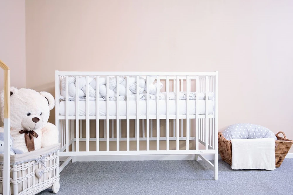 New Baby BASIC balta lovelė