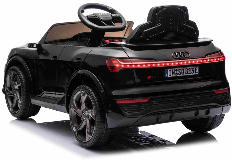 RAMIZ Elektromobilis Audi SQ8 juodas su LED žibintais