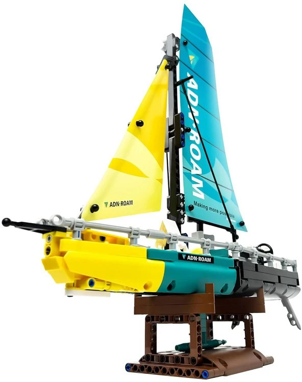 Jokomisiada Techniniai blokai Racing yacht 675 dalių spalvoti blokai ZA5296
