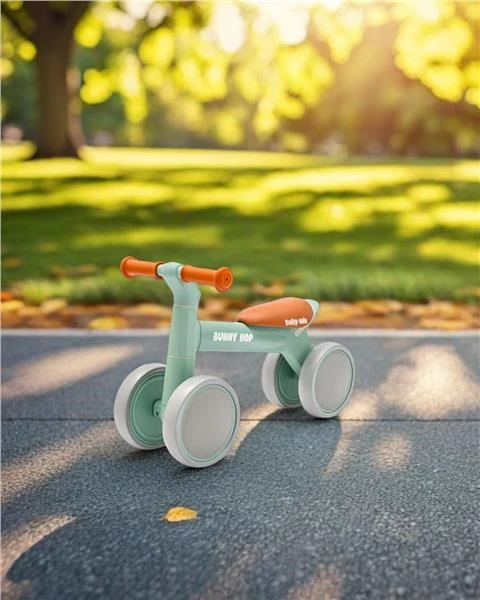 Vaikiškas paspirtukas Baby Mix Baby Bunny Hop itin lengvas šiltos pilkos spalvos