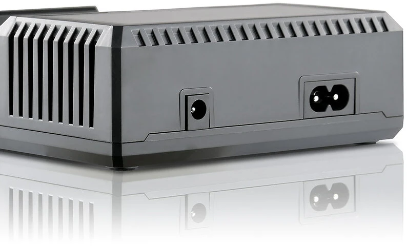 everActive profesionalus 4 x Ličio ir AA/AAA/C/D/9V Ni-MH akumuliatorių kroviklis UC4200