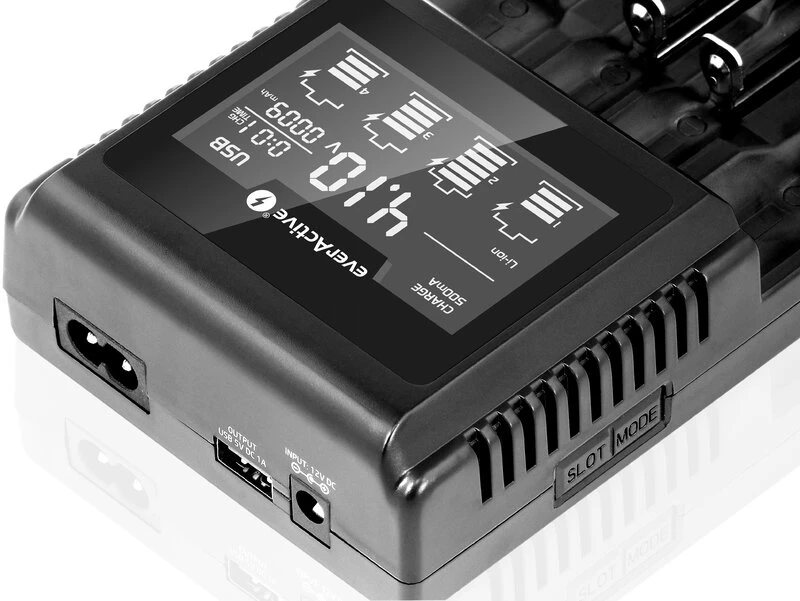 everActive profesionalus 4 x Ličio ir Ni-MH akumuliatorių kroviklis UC4000