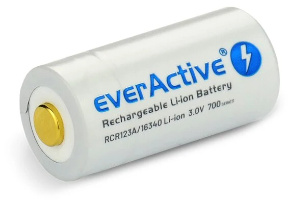 everActive USB įkraunamas RCR123A 16340 3,0V 700mAh akumuliatorius su PCM