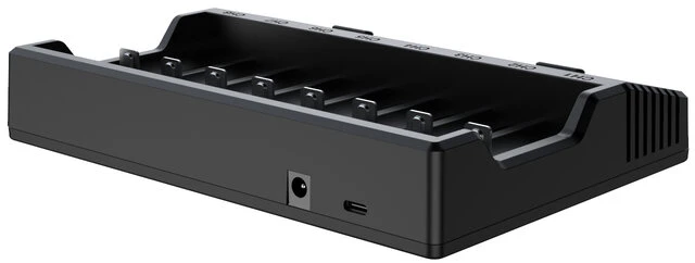 Xtar universalus 8 x Li-ion ir Ni-MH akumuliatorių įkroviklis su LCD ekranu VC8S