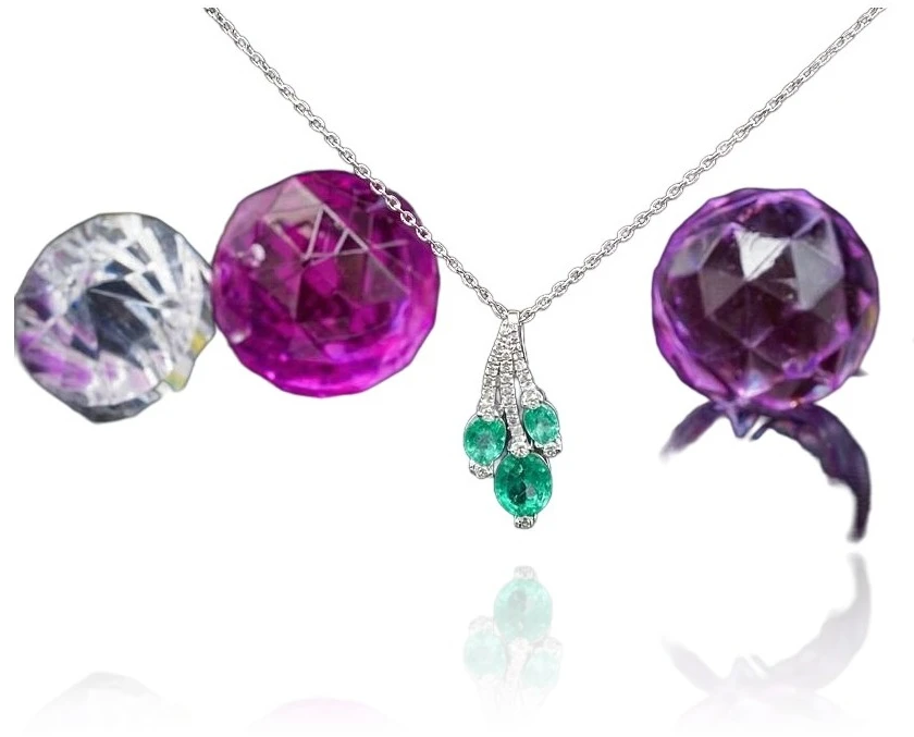 Diamond Sky Jewelry Auksinis pakabukas su deimantais ir smaragdais „Emerald Vine“