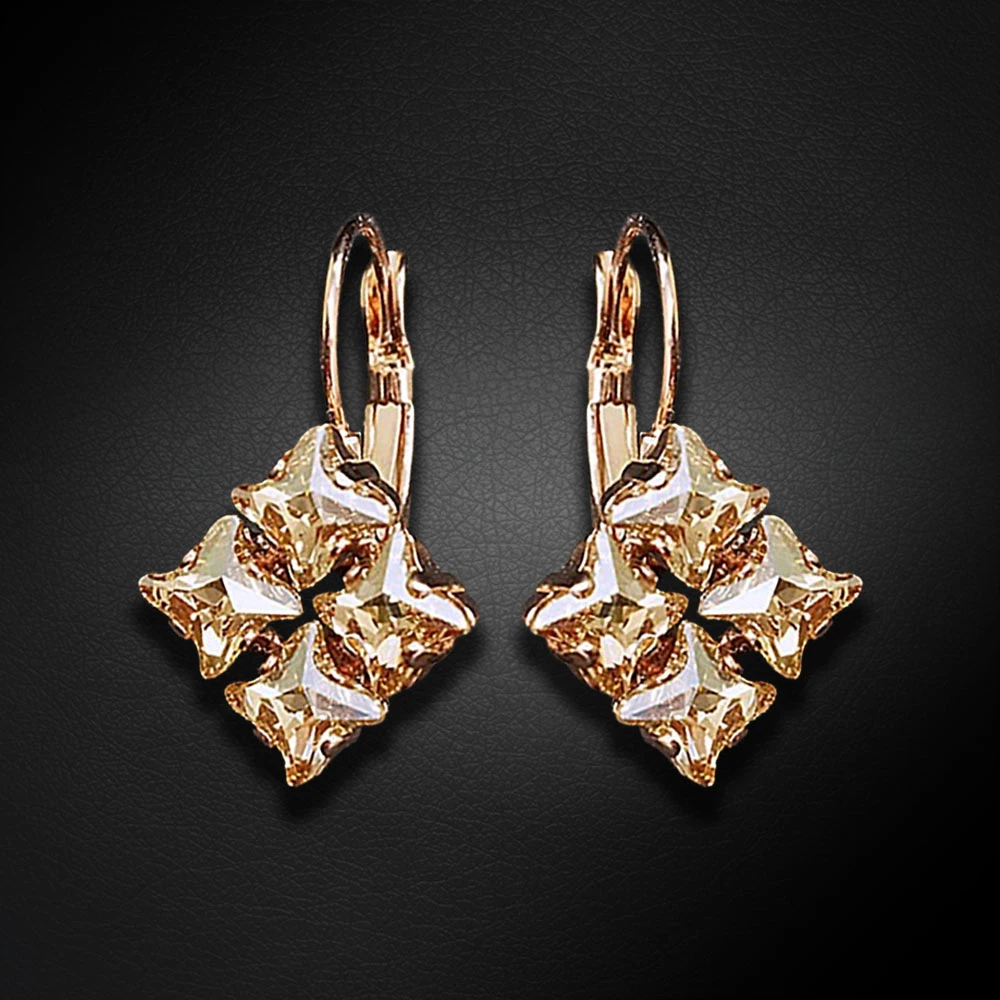 Diamond Sky Jewelry Auskarai „Crystal Twister (Golden Shadow)“ su Swarovski® kristalais