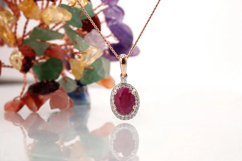 Diamond Sky Jewelry Auksinis pakabukas su deimantais ir rubinais „Saulutė II“