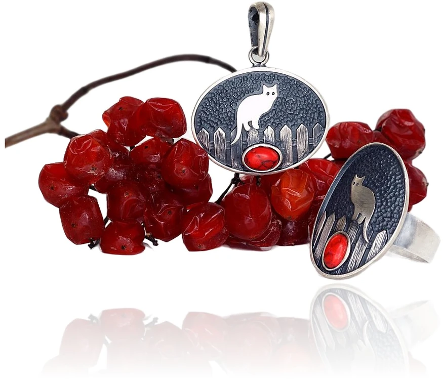 Diamond Sky Jewelry Sidabrinis žiedas su koralais „Midnight Cat“